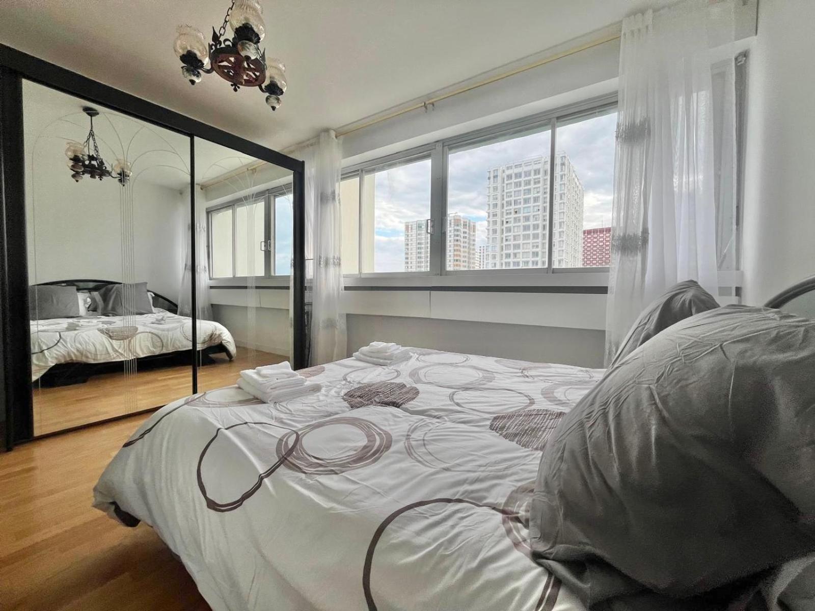 Apartment Unique Luxury Parisian Panorama High-rise By The Eiffel Tower