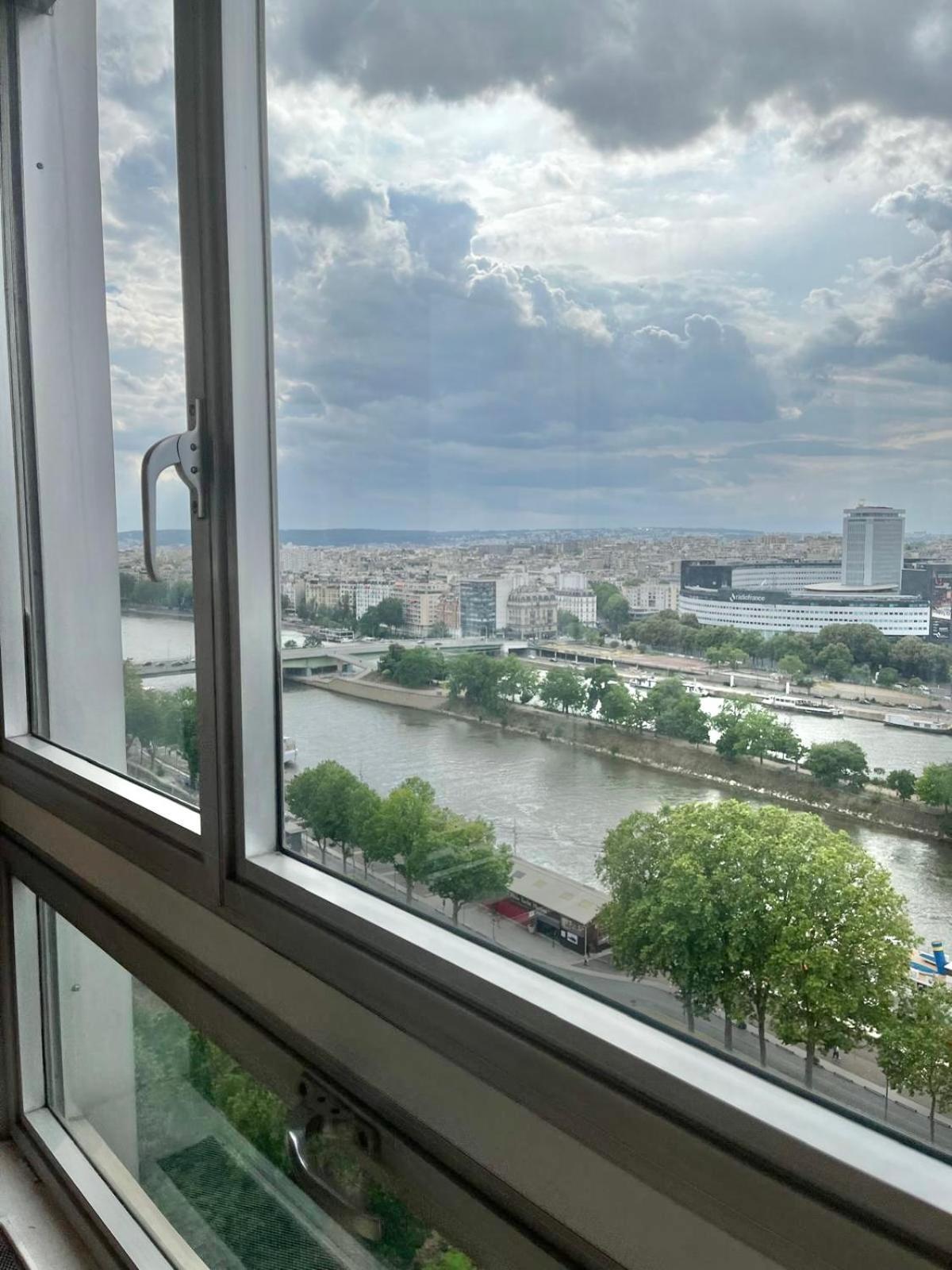 Apartment Unique Luxury Parisian Panorama High-rise By The Eiffel Tower Paris